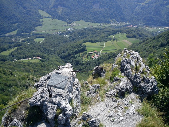 Kopitnik - vrh z žigom, vpisno knjigo in čudovitim razgledom